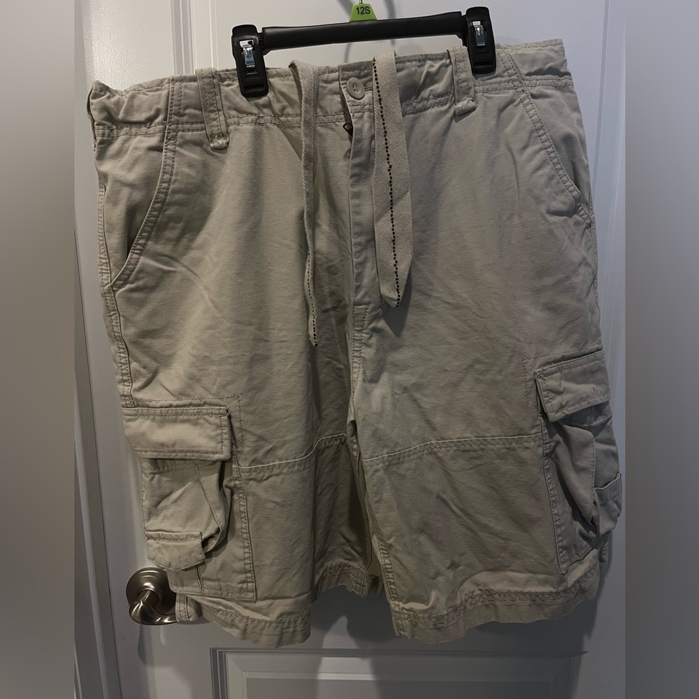 WonderWall Men”s Broken In Cargo Cream Cargo Shorts Vintage Surf Utility Size 34